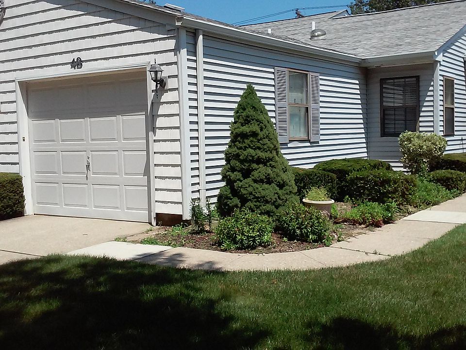 1st image of 48 Knolls Dr