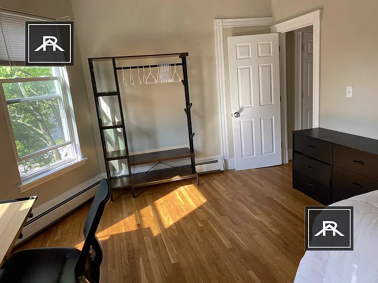 1002 Memorial Dr #2F — Photo 9