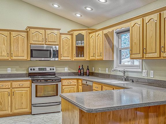 2nd image of 544 Snead Dr