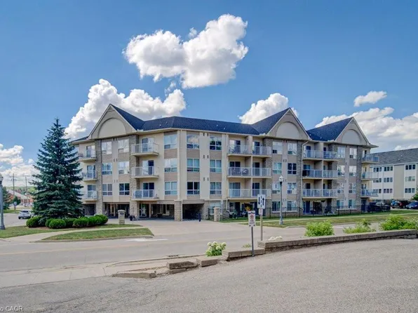 8 Harris St #104, Cambridge, ON N1R 8R1
