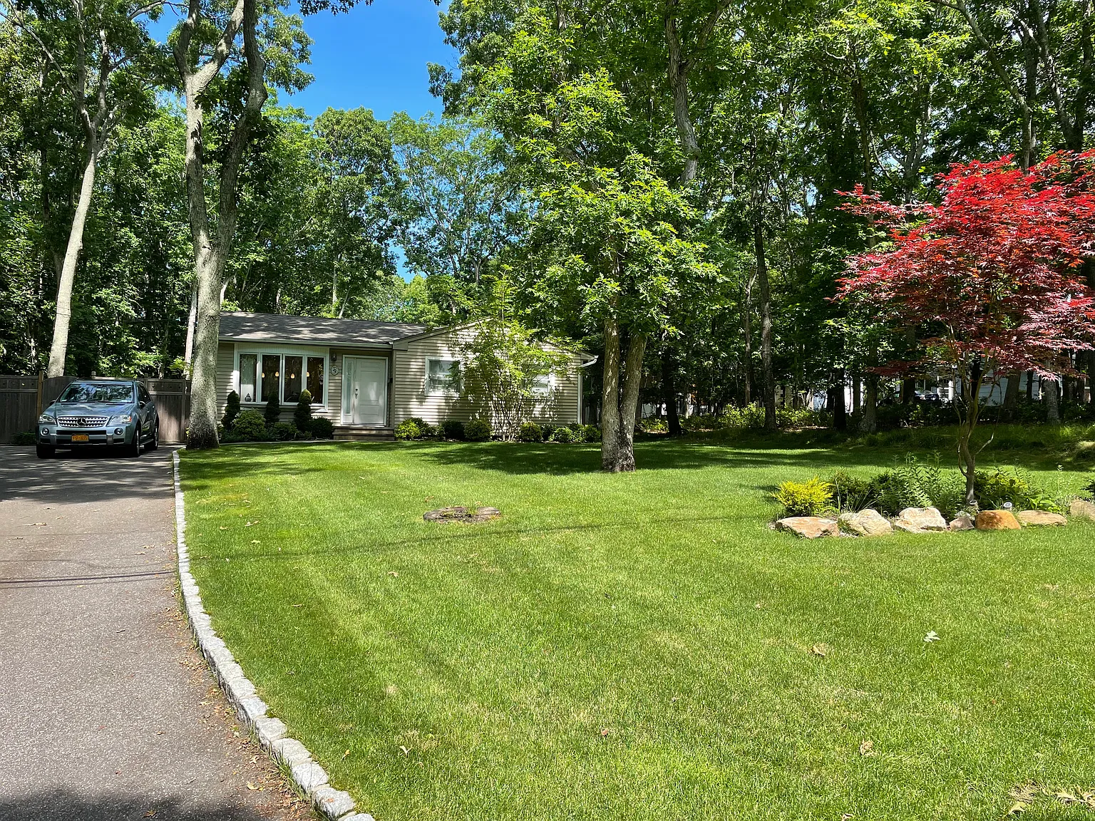 Sag Harbor Village Living Spacious Backyard + Pool — Photo 2