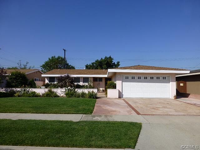 1st image of 8371 Los Altos Dr