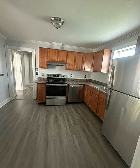 520 E 27th St — Photo 2