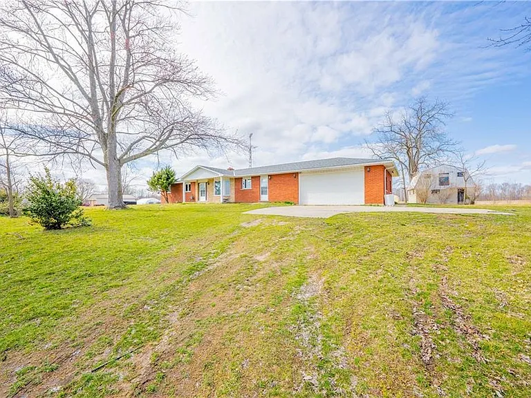 5213 Governors Rd — Photo 1