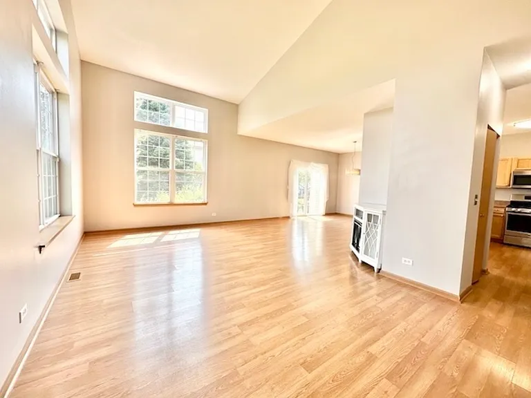 730 Dillon Ct — Photo 5