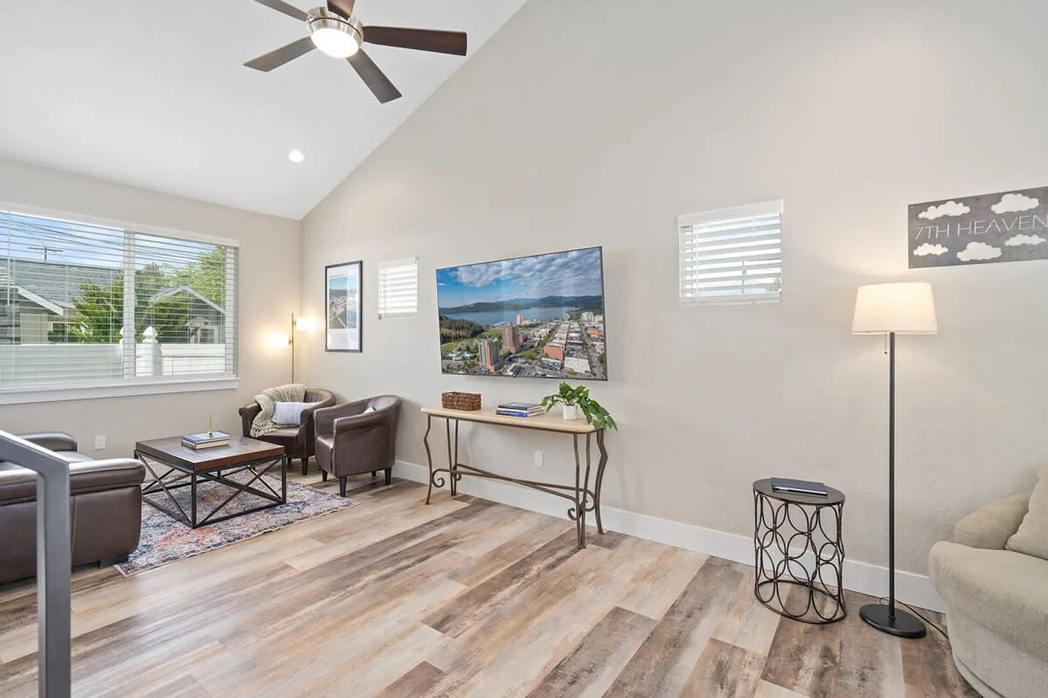 4 bed, 3.0 bath, 1550 sqft, $4,683 — Photo 2