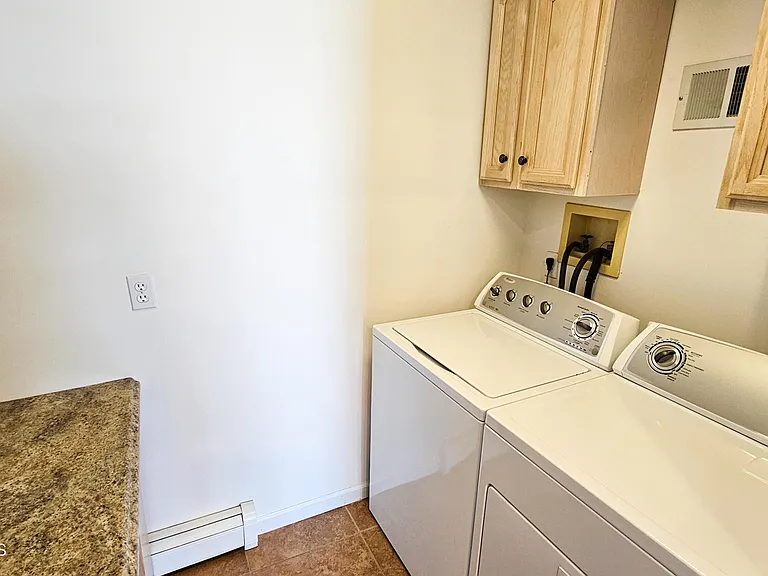 1386 Paul Blvd — Photo 17