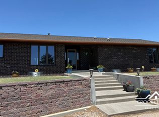 800 S Sage Hill Trl, Garden City, KS 67846