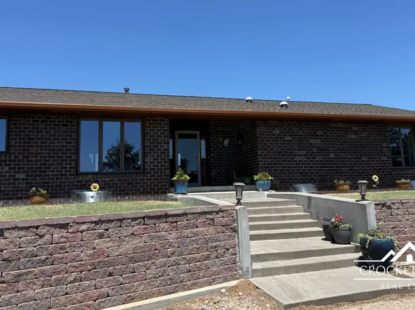 800 S Sage Hill Trl, Garden City, KS 67846