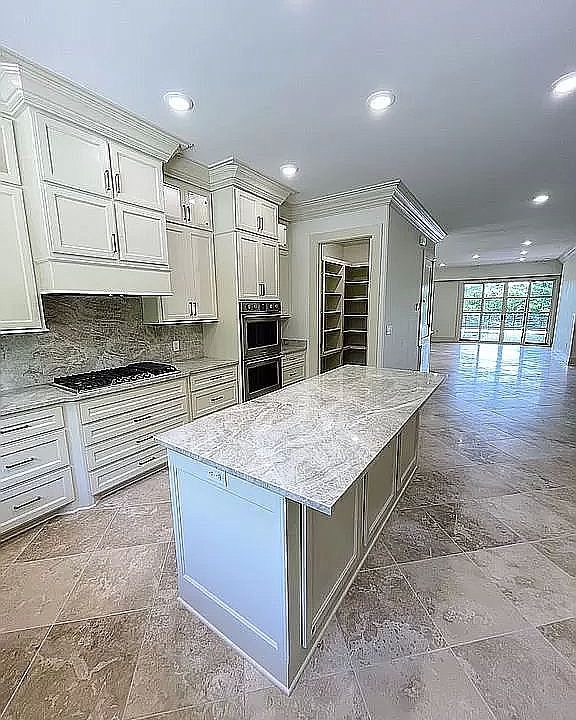 1st image of 821 N Gregg Ave