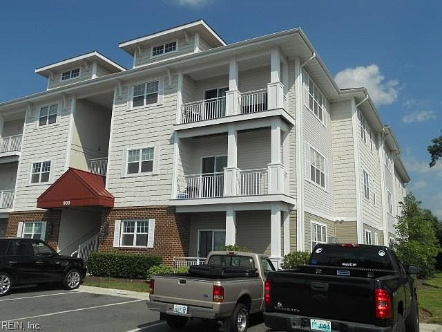 1st image of 900 Southmoor Dr Unit 202