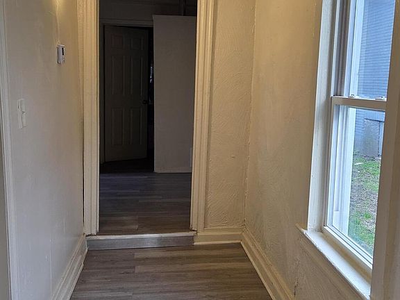 4th image of 44 Borden Ave