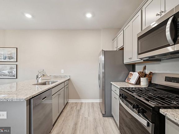 4th image of 5909 Capstan Ln