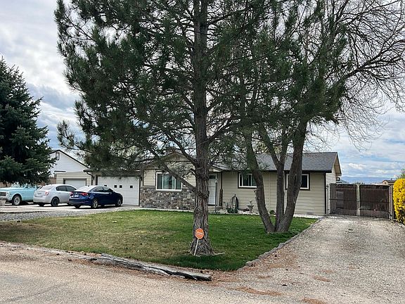 2nd image of 15733 Yoder Ave