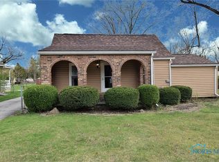 6217 Blossman Rd, Toledo, OH 43617