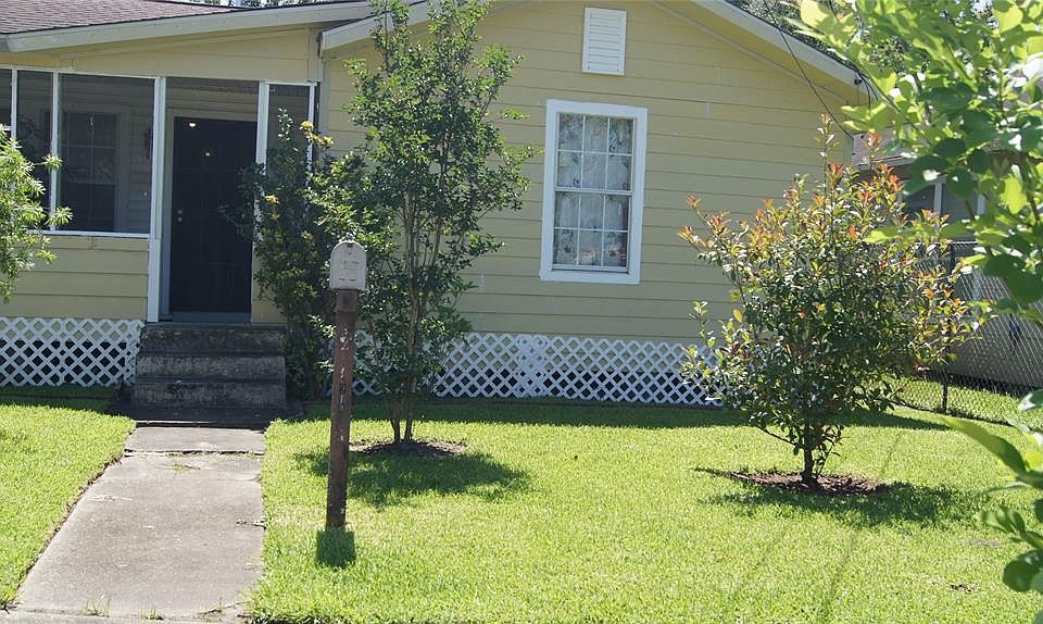 2nd image of 214 N Hagerman St