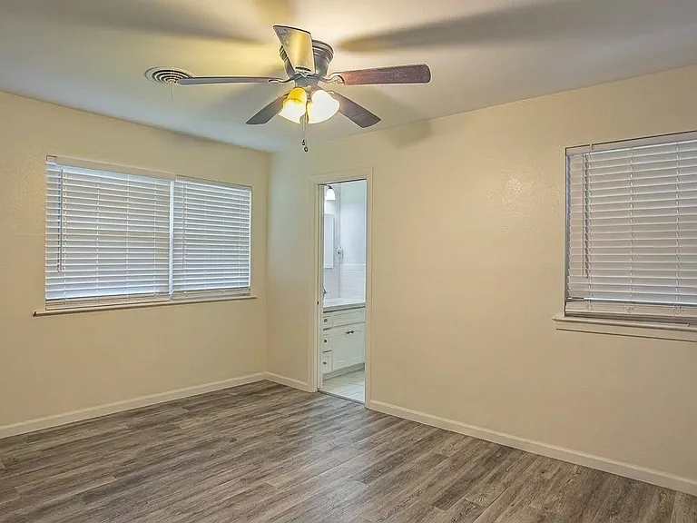 5060 Swallow Dr — Photo 5