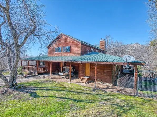 36039 Cranmore Ln, Auberry, CA 93602