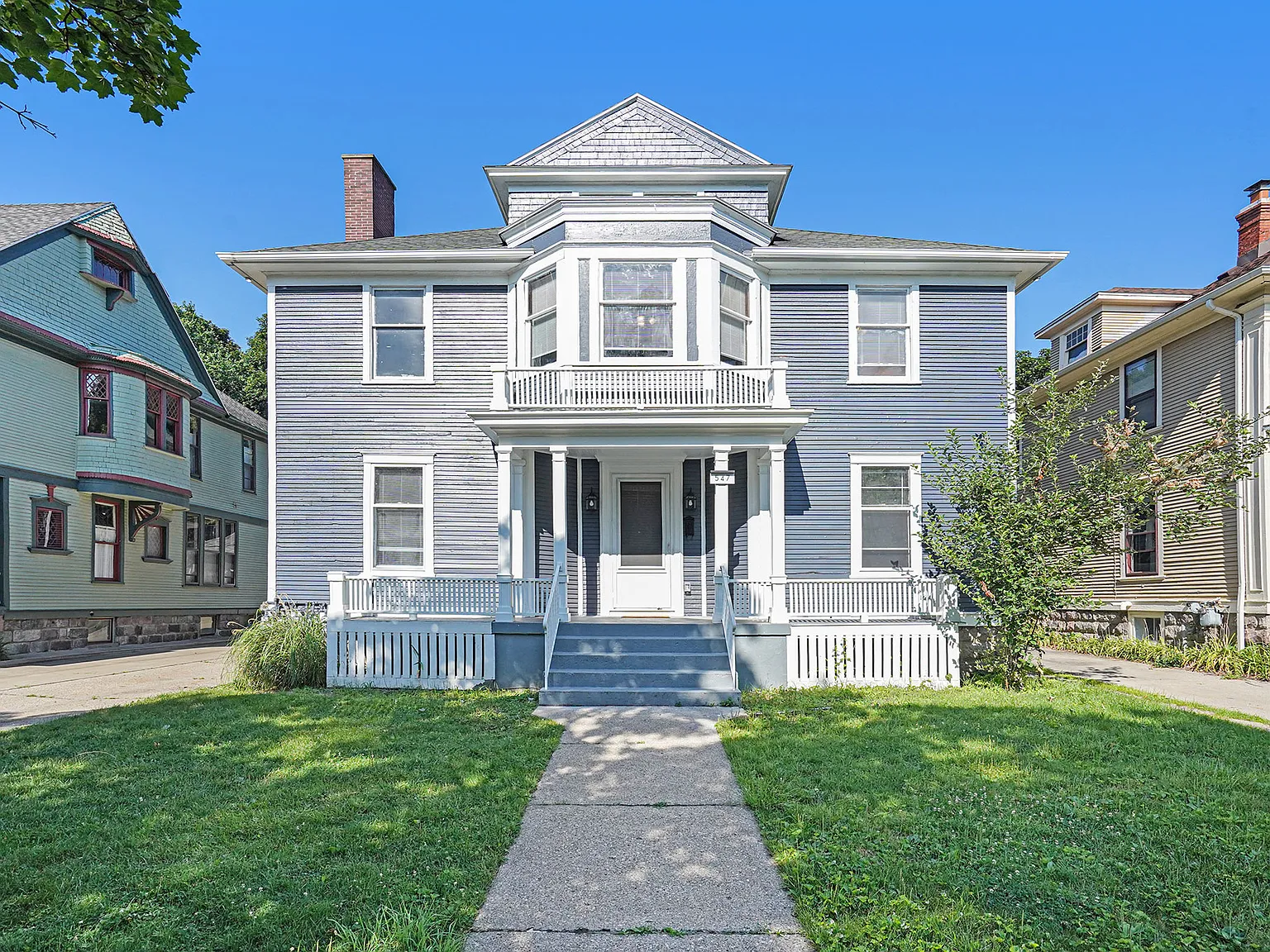 547 Paris Ave SE — Photo 1