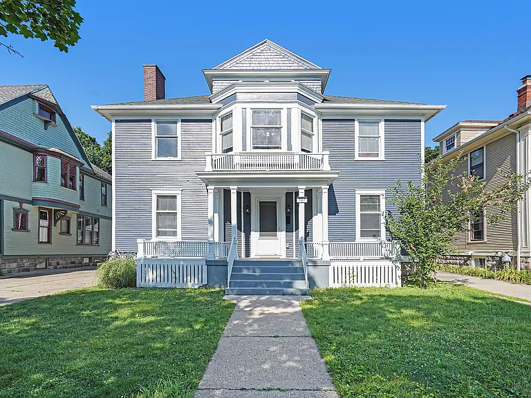 547 Paris Ave SE #1 — Photo 1