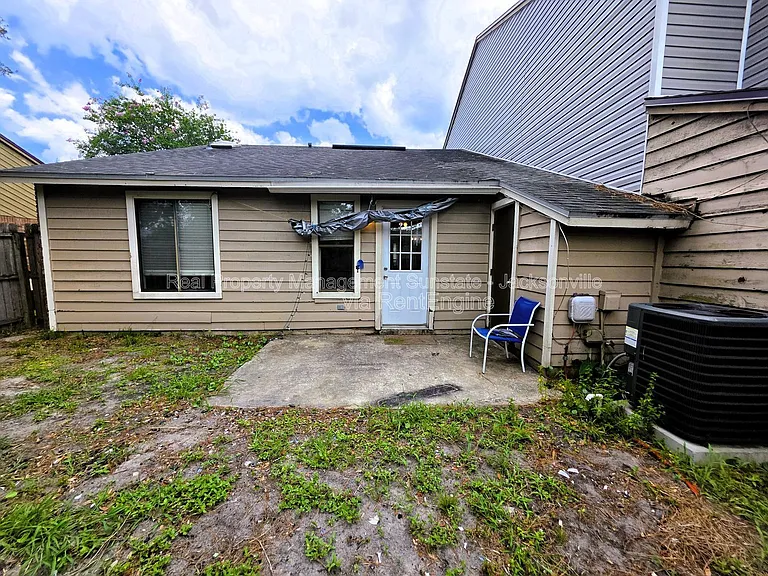 11256 Windtree Dr E — Photo 16