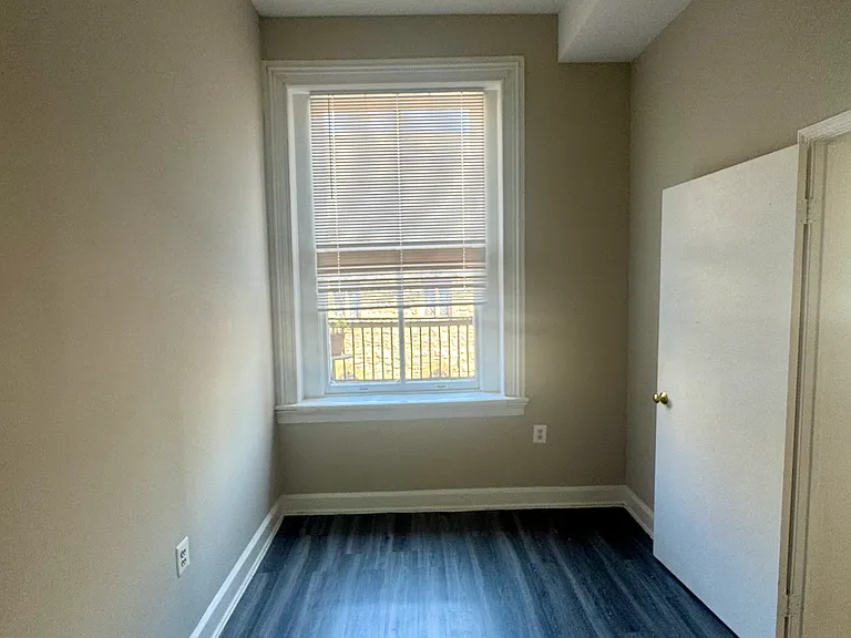 14 E Chase St #203 — Photo 8