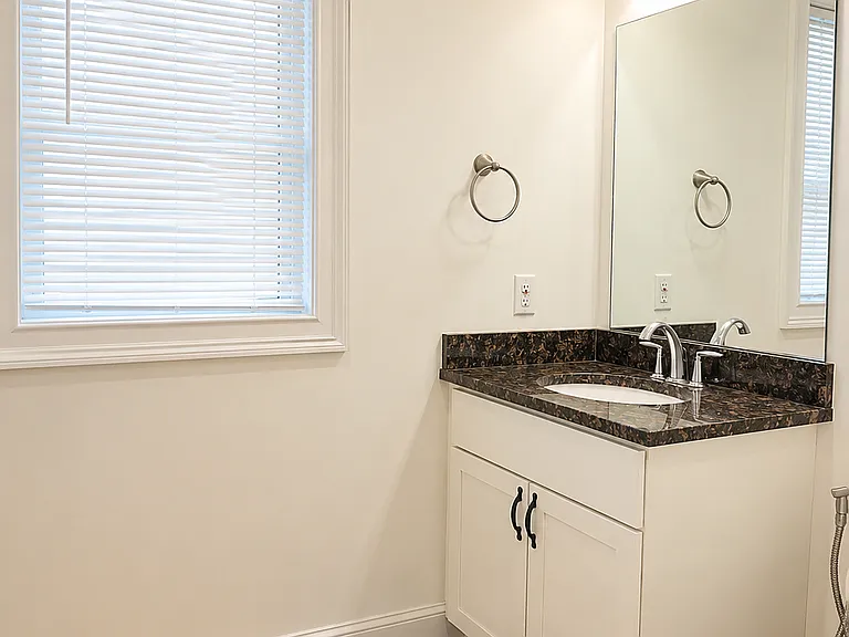 20 Dumaine Ave #D — Photo 5