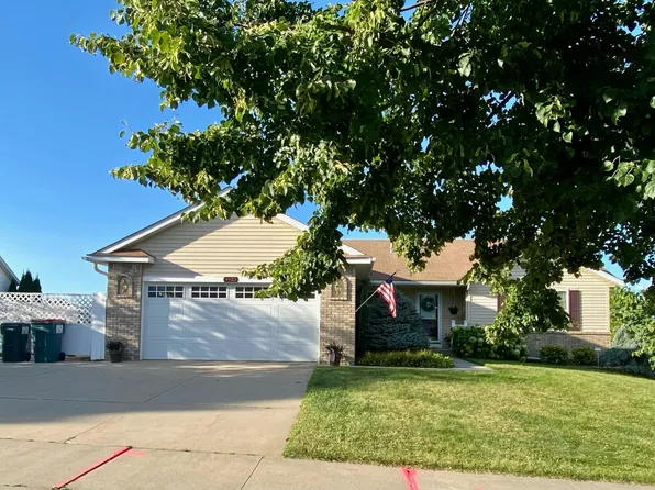 4933 4th St NW, Rochester, MN 55901
