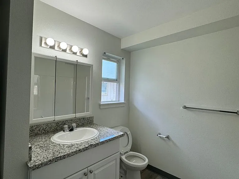 Stark Street Villa — Photo 43