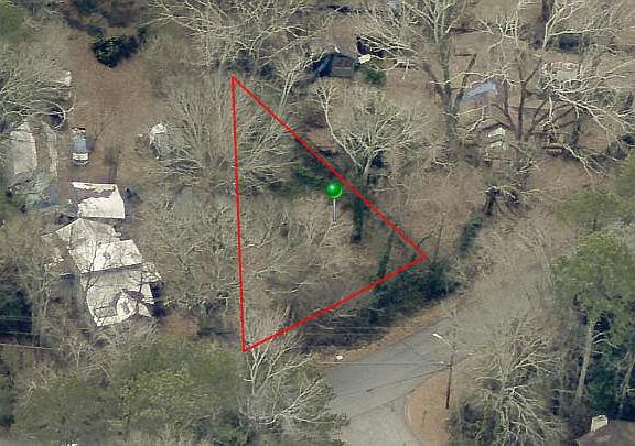 2nd image of 811 Sheppard Rd