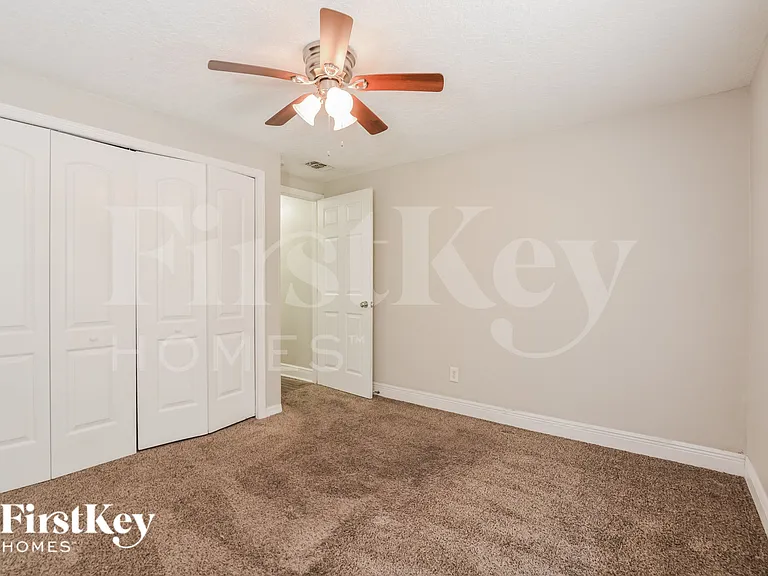 531 Martin Place Blvd — Photo 11