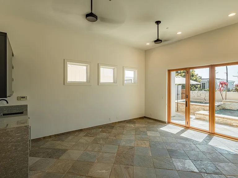 2312 Cambridge Ave — Photo 6
