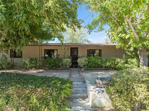 19976 Cornelian Rd, Apple Valley, CA 92308