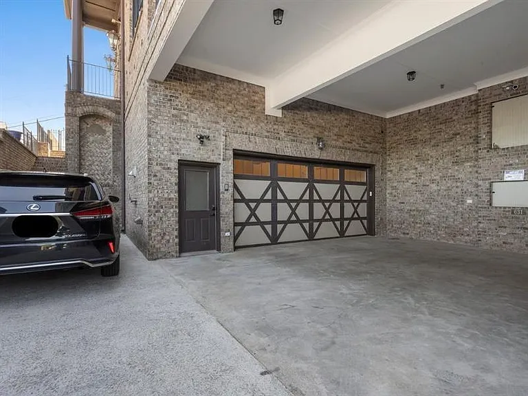 631 Boulevard NE — Photo 48