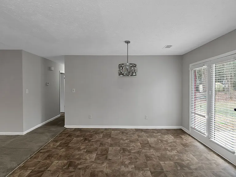 321 Summerwood Ln — Photo 6
