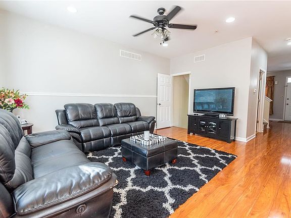 4th image of 1037 King Way
