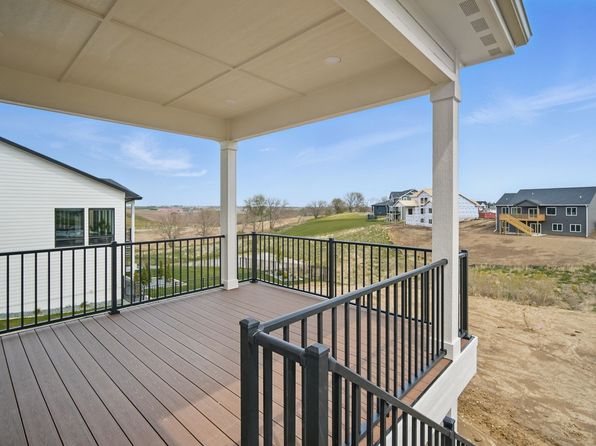 2300 Timberview Dr, Norwalk, IA 50211
