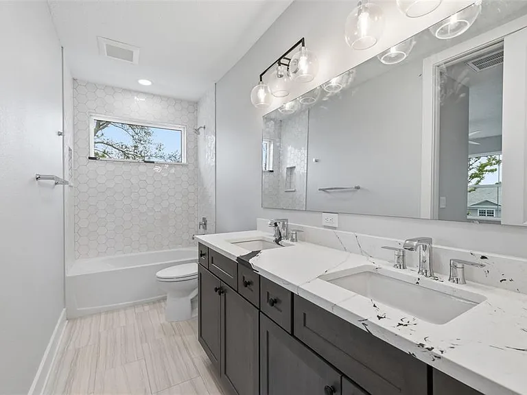 4208 W Carmen St #D — Photo 30