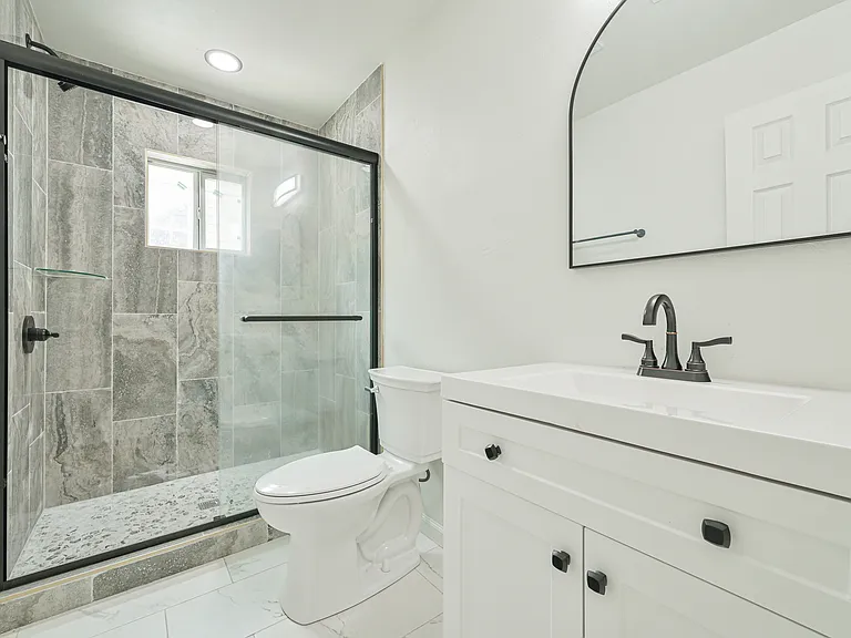 1524 NW 45th St — Photo 13
