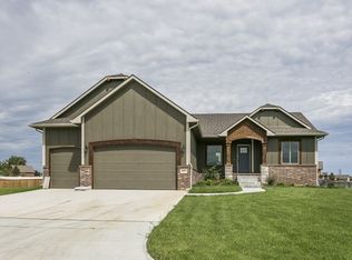 1027 N Forestview St, Wichita, KS 67235