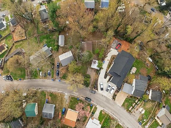 3rd image of 116 S Walker Ln