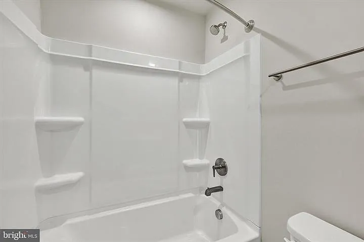 815 Lennox St — Photo 24