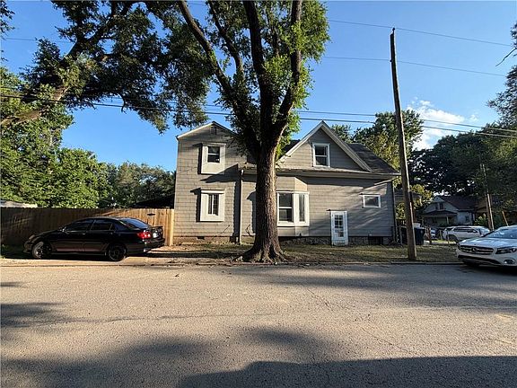 2nd image of 301 Myrtle Ave