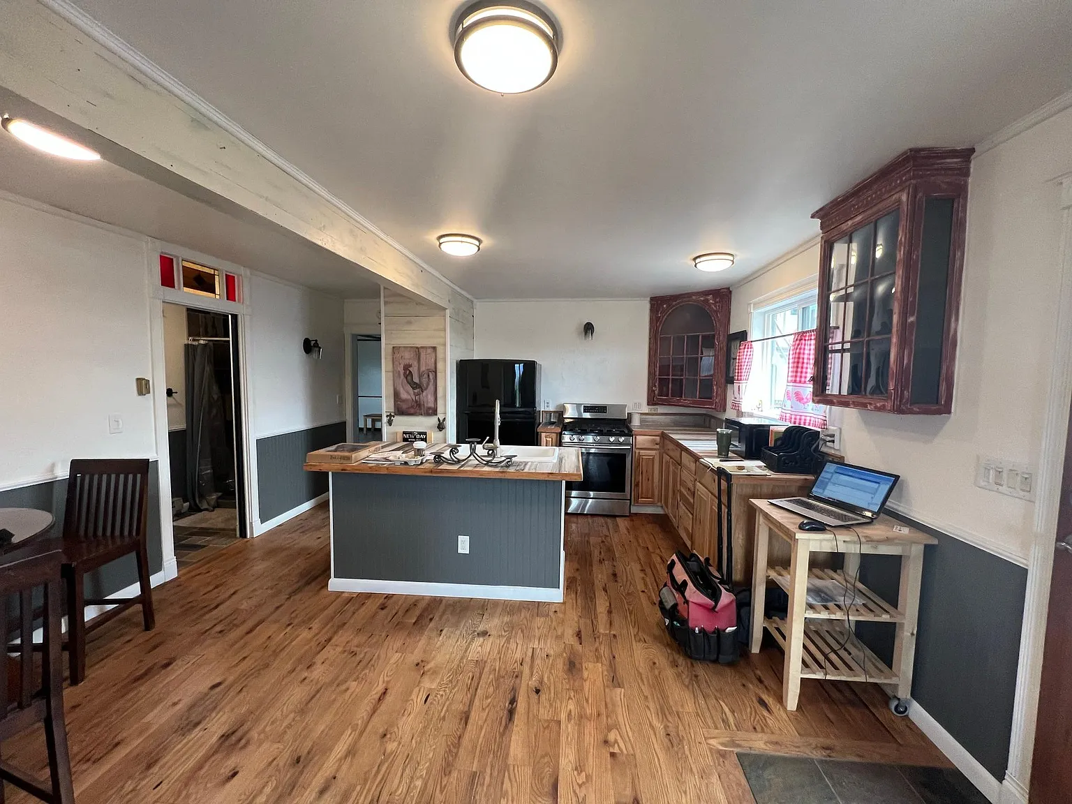 2 bed, 1100 sqft, $2,600 — Photo 1