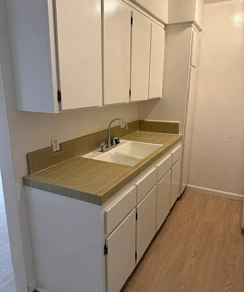 938 10th St #2 — Photo 3