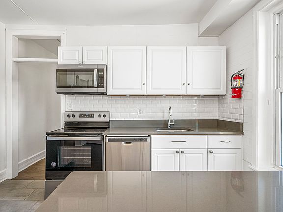 5th image of 303 S Main St #2