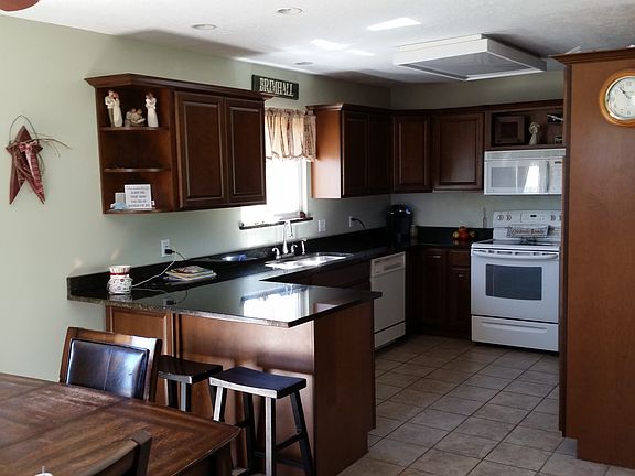 2nd image of 104 Canyon Hollow Dr
