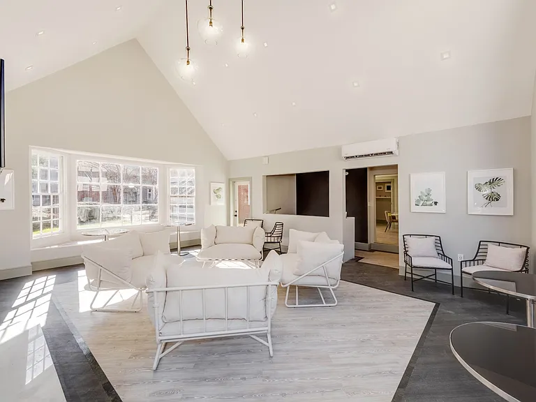 HillRock Estates — Photo 40
