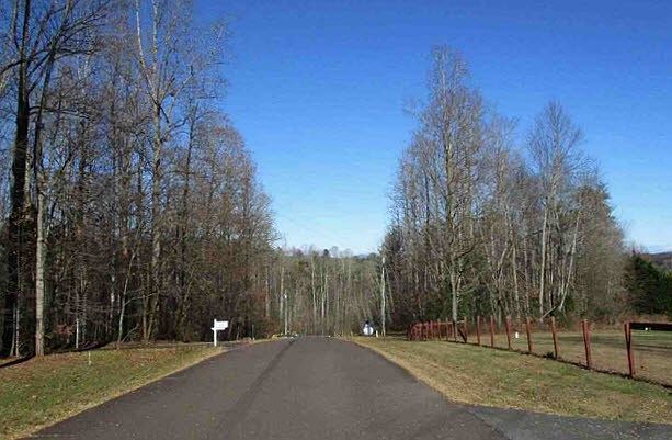 2nd image of 5415 Riverbend Ln