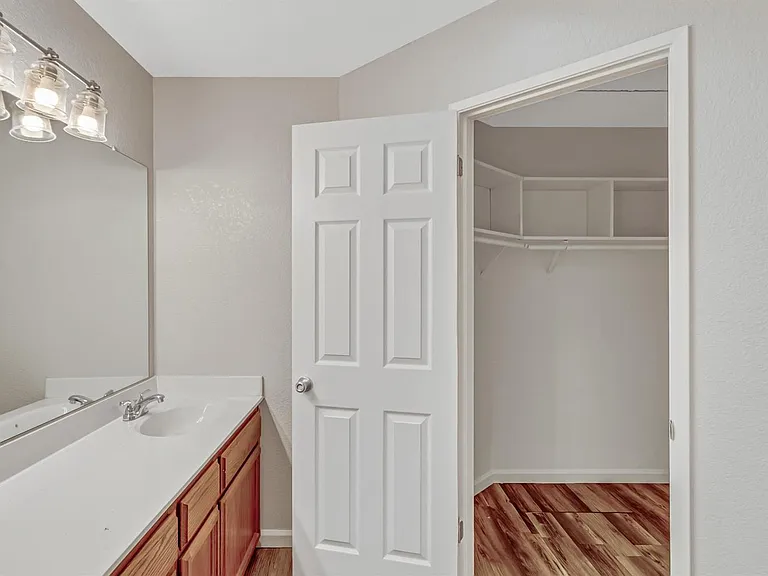 318 Village Cir — Photo 29